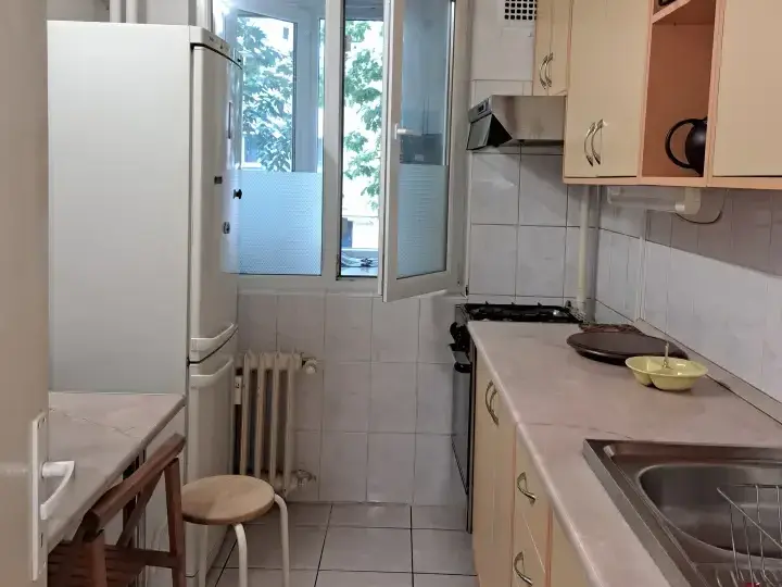 OFER SPRE ÎNCHIRIERE APARTAMENT CU 3 CAMERE img 6